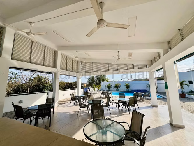 Venta de casa en Altos de Panamá AK