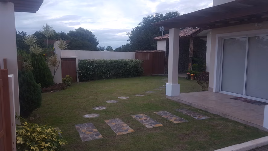 Alquilo casa frente a la playa - Imagen 2