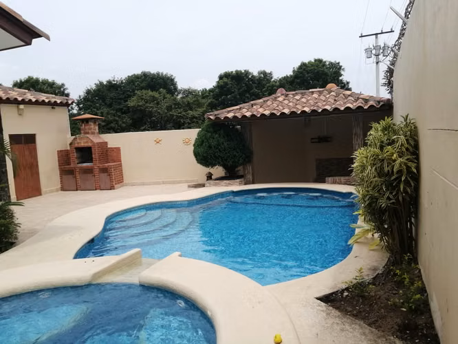 Alquilo casa frente a la playa - Imagen 5