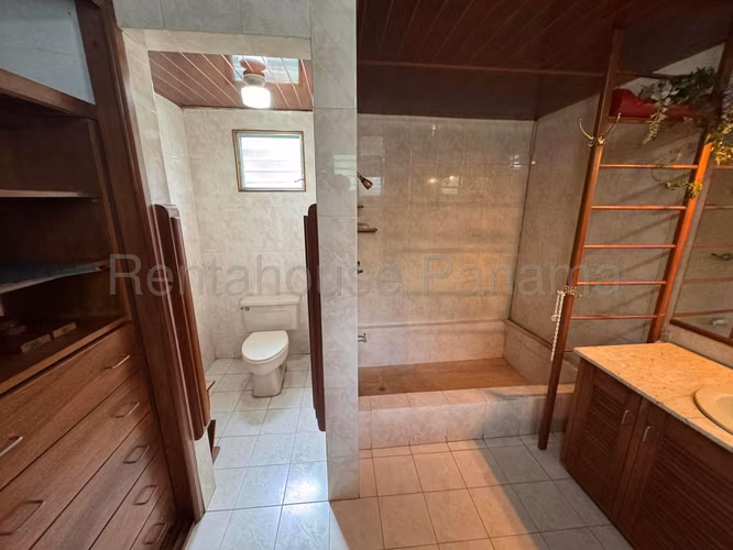 Casa en Venta en Altos de Golf AFC 26-2981