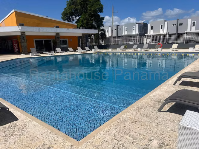 Casa en Venta en Brisas del Golf AFC 26-5965