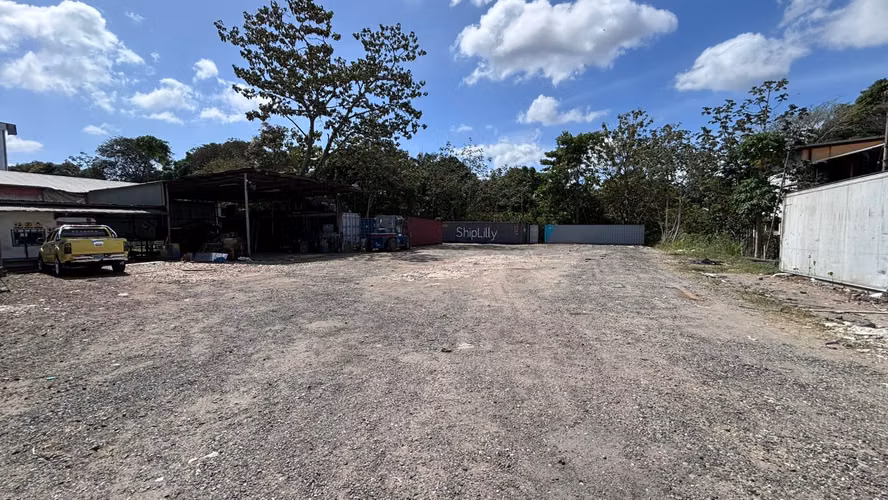 Alquiler de terreno con lote de unos 4 mil metros aproximadamente - Imagen 4