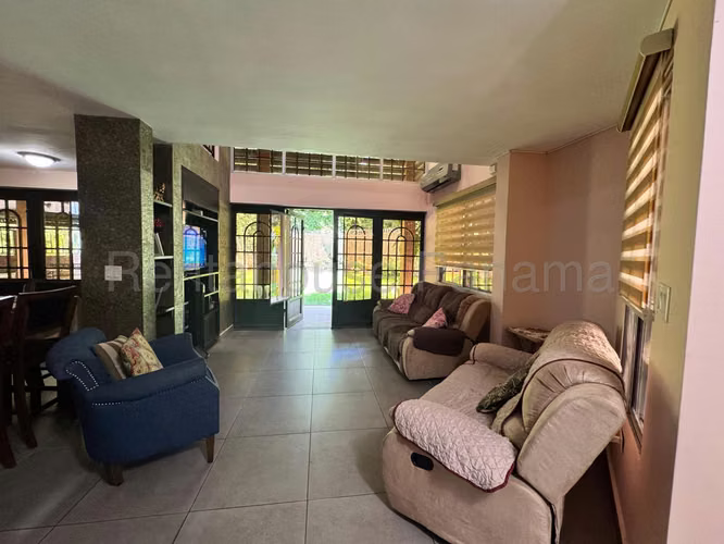Vendo Casa Espaciosa en Condado del Rey 26-2430GG - Imagen 15