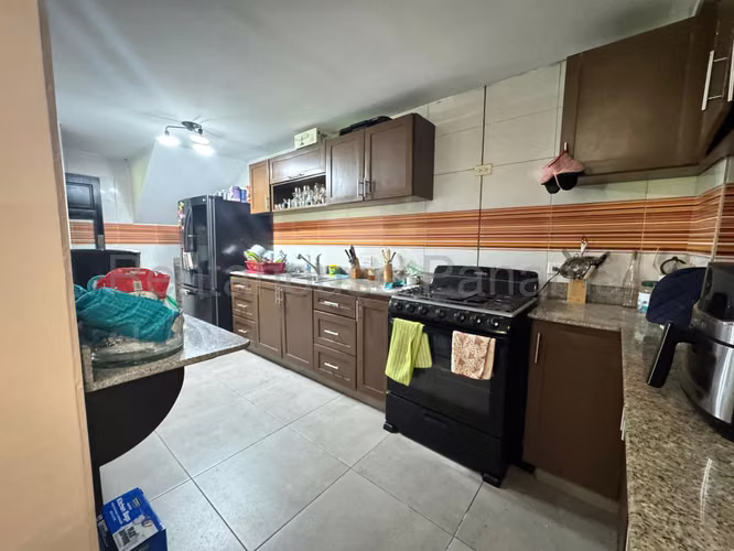 Vendo Casa Espaciosa en Condado del Rey 26-2430GG - Imagen 6