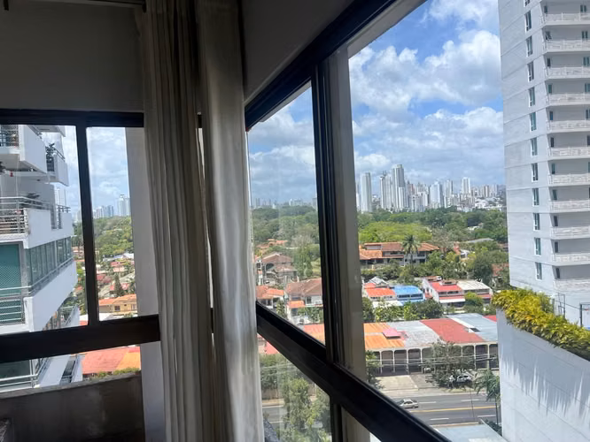 Banco Vende Apartamento en PH LONG BEACH, Coco del Mar