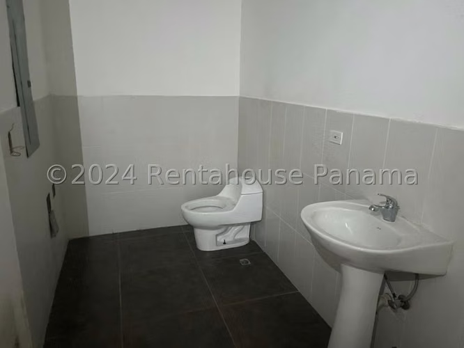 Local Comercial en Alquiler en Ancon JG