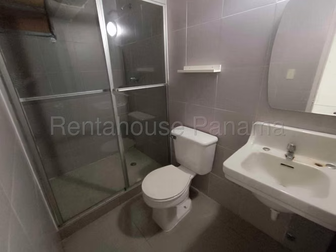 Casa en Alquiler en Ancon JG