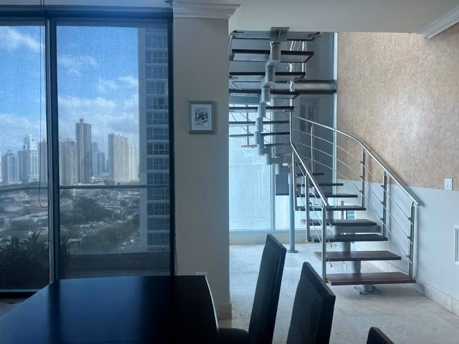 Banco Vende Apartamento en PH LOFT FOUR 41 Punta Pacífica