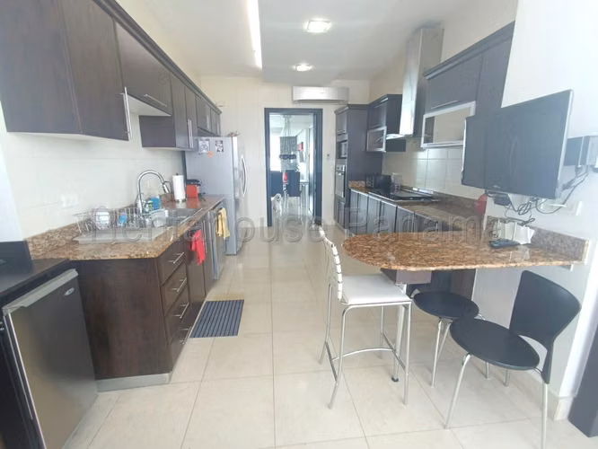 VENTA DE APARTAMENTO EN SKY POINT TOWERS BETANIA HQ