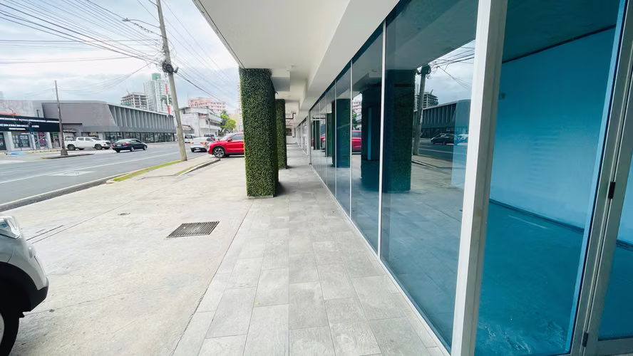 Alquiler de local comercial en vía España  AK