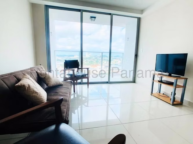 Alquiler de apartamento de 86m² amoblado en Vía España 26JS5401