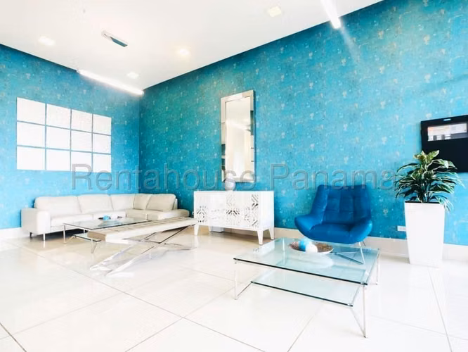 Alquiler de apartamento de 86m² amoblado en Vía España 26JS5401