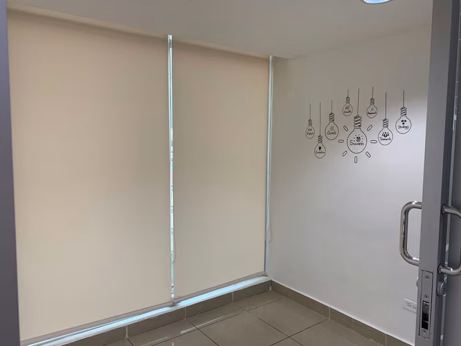 VENTA DE OFICINA - C. EMPRESARIAL MAR DEL SUR - Imagen 3
