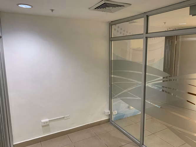 VENTA DE OFICINA - C. EMPRESARIAL MAR DEL SUR - Imagen 2