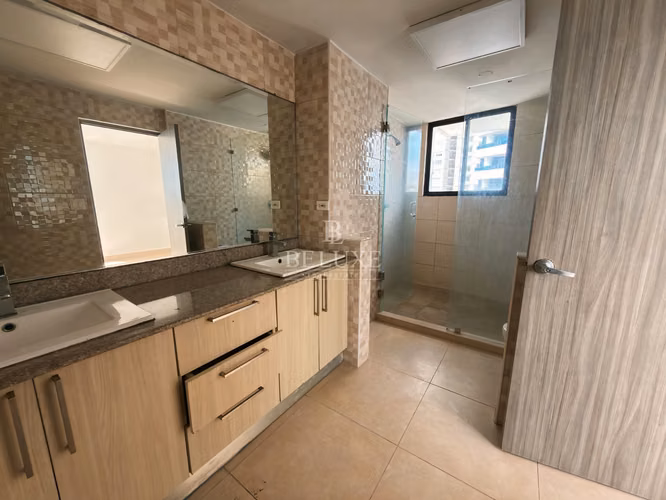 VENTA DE APARTAMENTO EN PH PERLA DEL PACIFICO, PUNTA PAITILLA (11 R)