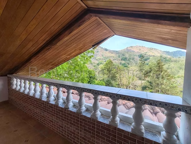VENTA DE CASA EN  LAS CUMBRES HQ
