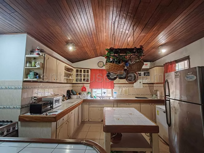 VENTA DE CASA EN  LAS CUMBRES HQ