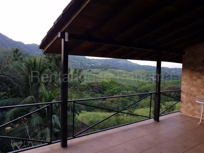 VENTA DE CASA EN  LAS CUMBRES HQ
