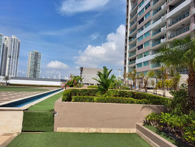 Venta de apartamento en Costa del Este Cerca de DHL Remodelado