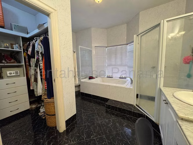 Casa en Venta en Costa del Este JG