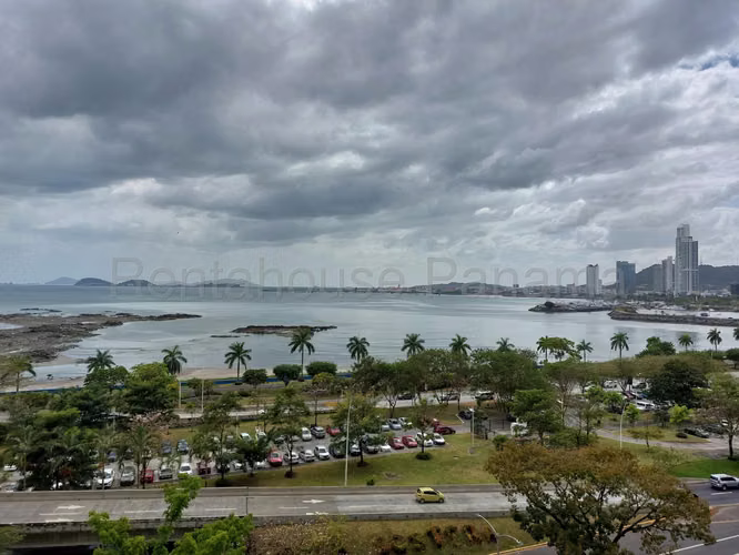 Alquiler de apartamento de 97m² full amoblado en Bella Vista 26JS4825