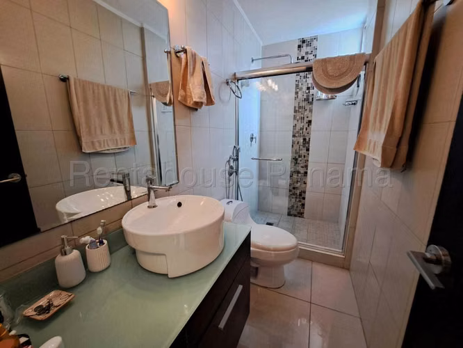 Venta de apartamento de 117.94m² amoblado en San Francisco 26JS3202