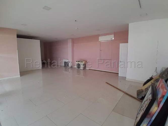 Local Comercial en Alquiler en Bella Vista JG