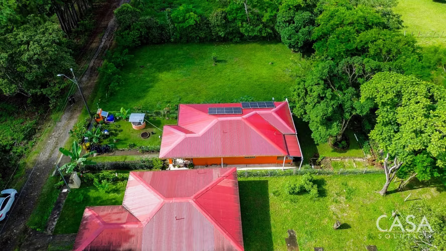 Casa de Campo en Venta con Paneles Solares en Potrerillos, cerca de Boquete