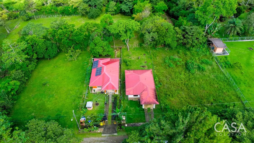 Casa de Campo en Venta con Paneles Solares en Potrerillos, cerca de Boquete