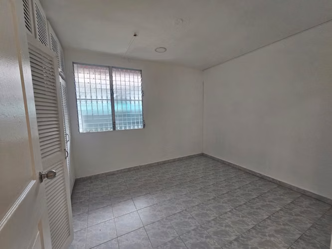 Venta de Casa en Condado del Rey, excelente ubicación