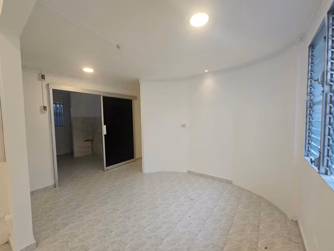 Venta de Casa en Condado del Rey, excelente ubicación