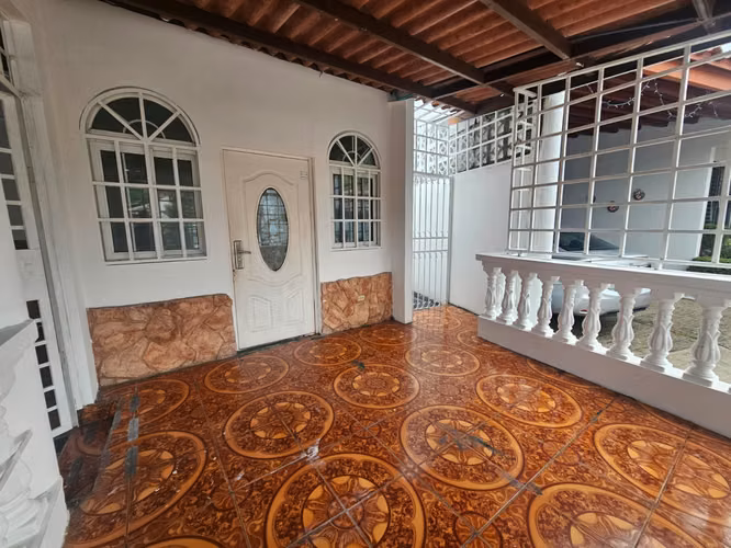 Venta de Casa en Condado del Rey, excelente ubicación