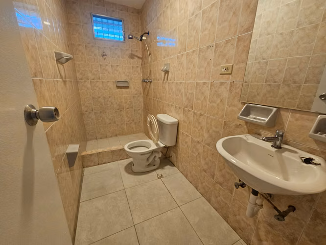 Venta de Casa en Condado del Rey, excelente ubicación