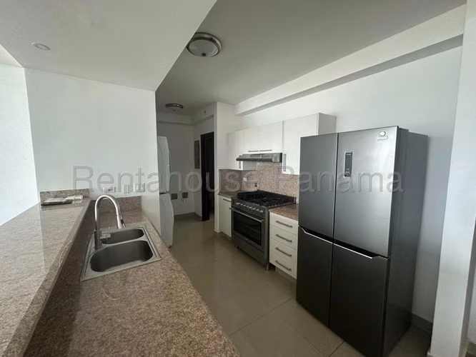 Se Vende Apartamento en Costa del Este LA25-9039
