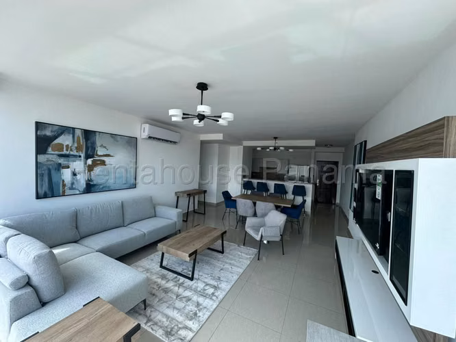Se Vende Apartamento en Costa del Este LA25-9039