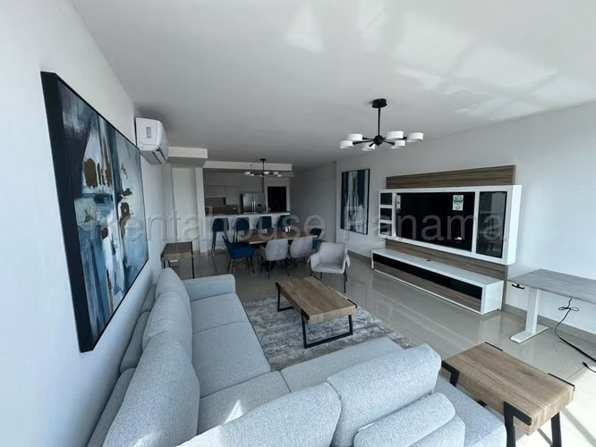 Se Vende Apartamento en Costa del Este LA25-9039