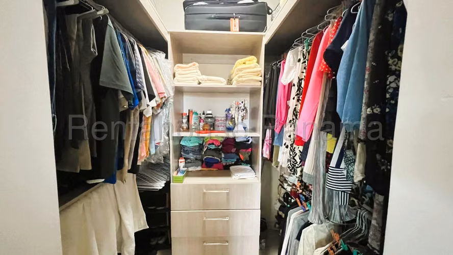 Se Vende Casa en Versalles LA26-6247