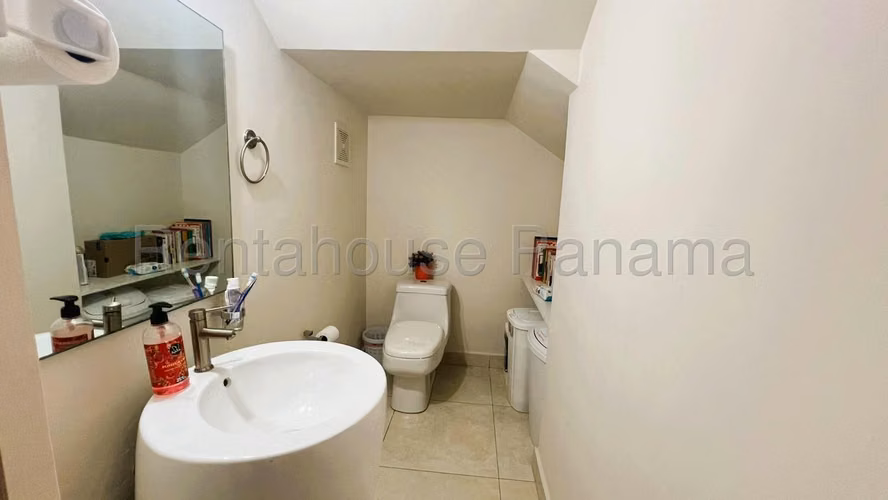 Se Vende Casa en Versalles LA26-6247
