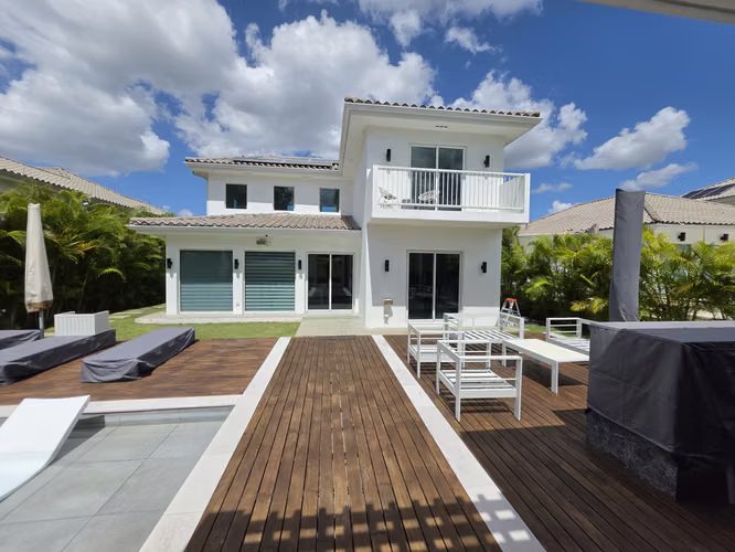 VENDO CASA. BIJAO. GATUN. REMODELADA. PLAYA. GOLF. PADEL.