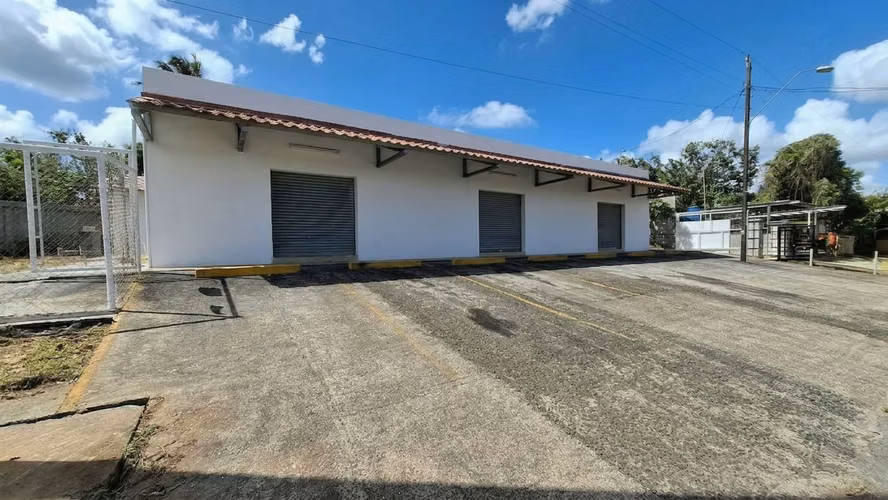 EL ESPINO PLAZA COMERCIAL EN VENTA