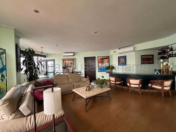 Se Vende Apartamento en Coco del Mar LA25-9426