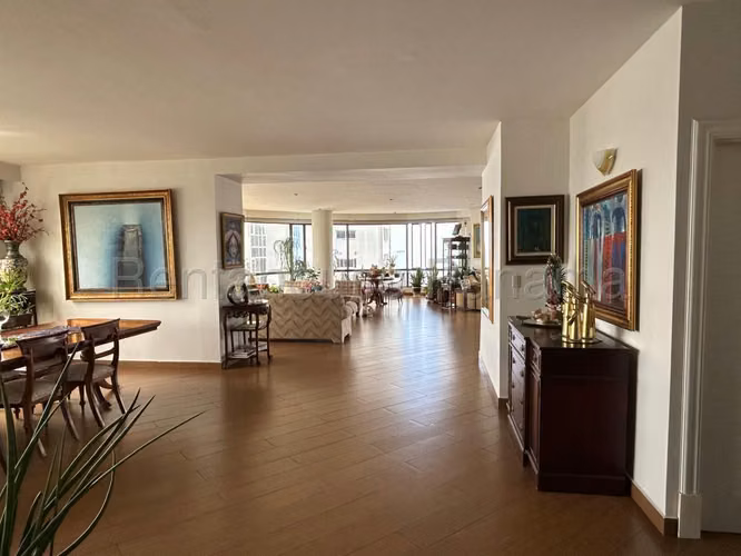 Se Vende Apartamento en Coco del Mar LA25-9426