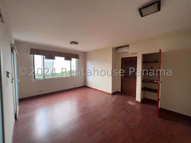 Se Vende Apartamento en Coco del Mar LA26-2778