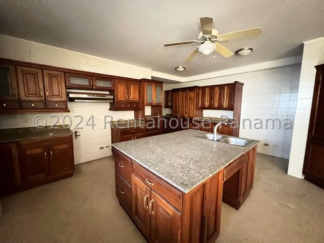 Se Vende Apartamento en Coco del Mar LA26-2778