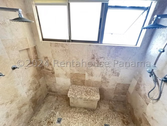 Se Vende Apartamento en Coco del Mar LA26-2778