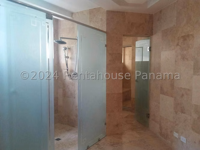 Se Vende Apartamento en Coco del Mar LA26-2778