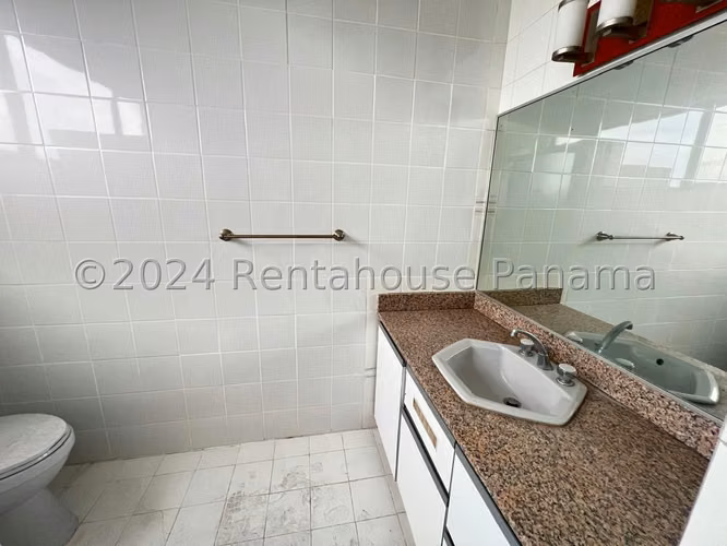 Se Vende Apartamento en Coco del Mar LA26-2778