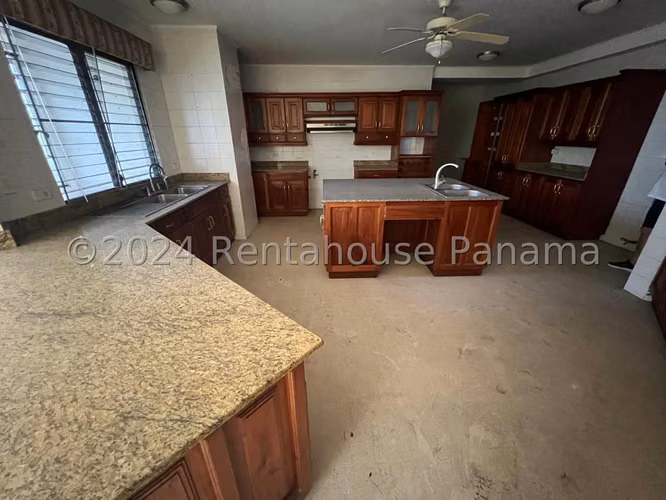 Se Vende Apartamento en Coco del Mar LA26-2778