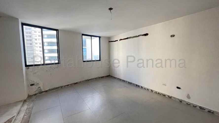 Venta de Apartamento Con Amplia Terraza y Vista al Mar 26*5946Mfk