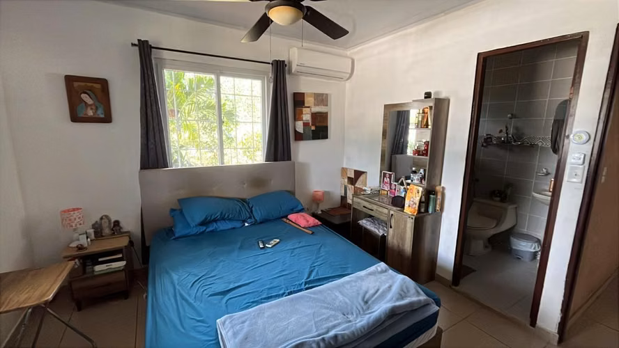 Venta de  Dos Casas, Piscina y Energía Solar en Chame a 10 Min de La Playa